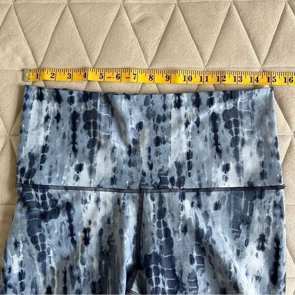 Old Navy High Waist Powersoft Navy Tonal Tie Dye Blue Leggings Womens Size Large - Picture 9 of 10